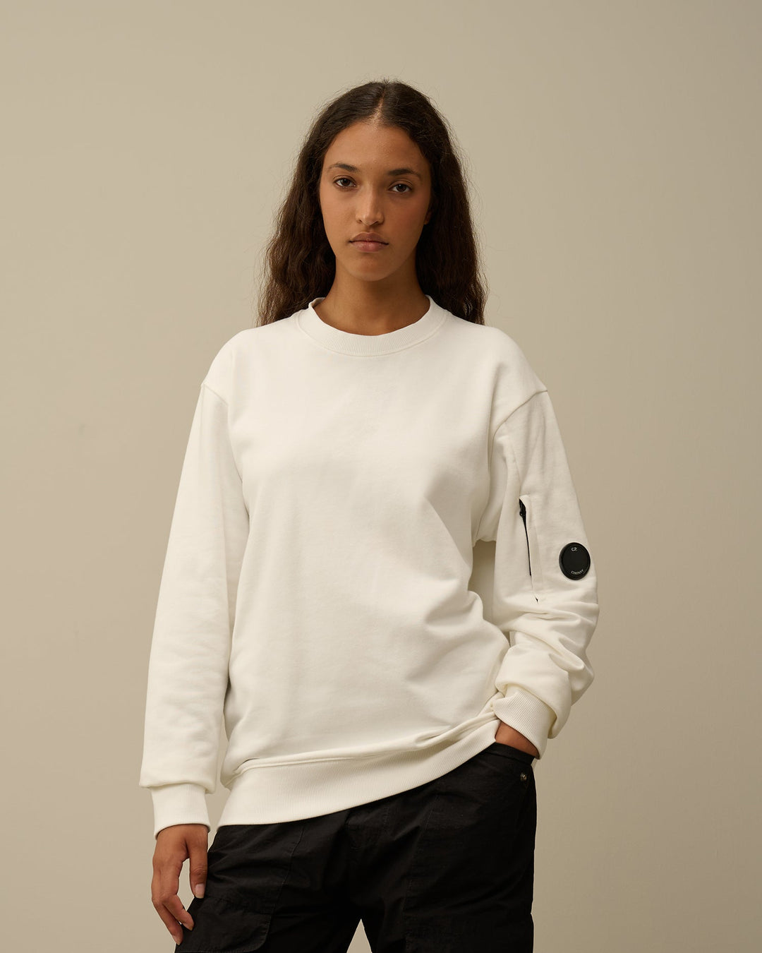 C. P. COMPANY : Diagonal Raised Fleece Crew Neck Lens Sweatshirt blanc - Lothaire