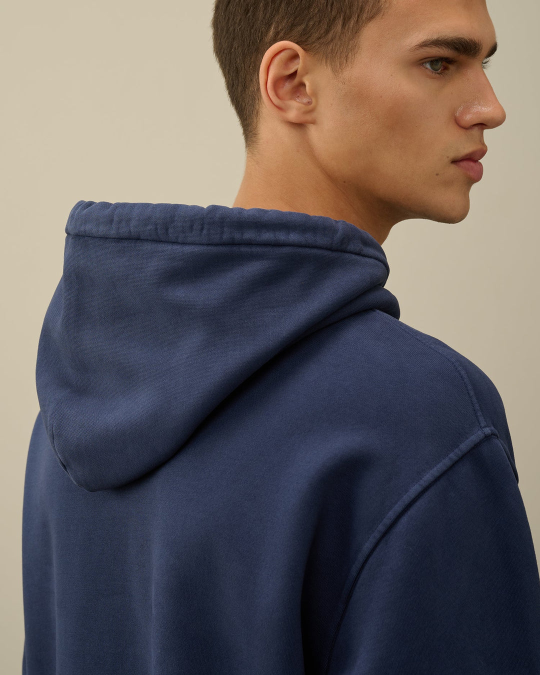 C.P. COMPANY : Brushed and Emerized Diagonal Fleece Lens Hooded Sweatshirt bleu - Lothaire