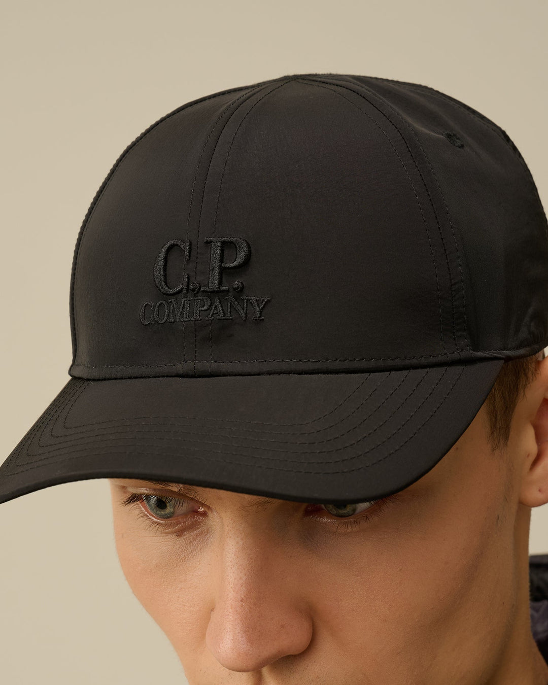 C.P. COMPANY - Casquette Chrome - R Logo noir - Lothaire