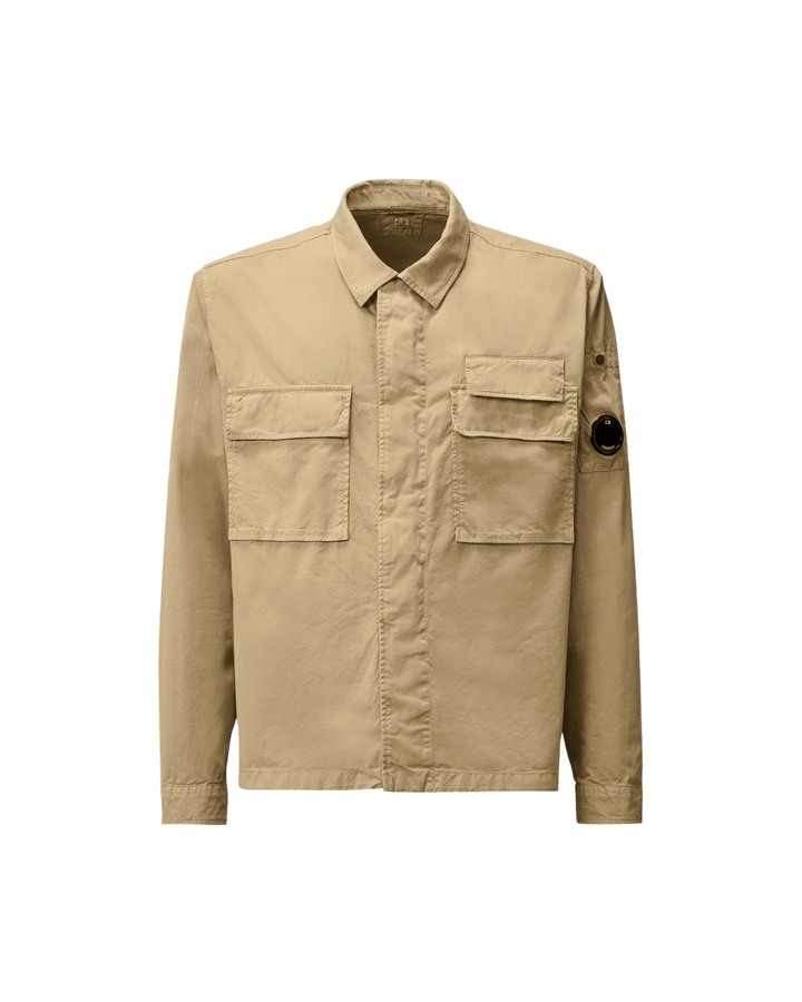 C.P. COMPANY - Chemise confectionnée en gabardine 100% coton BeigeC.P. COMPANY - Chemise confectionnée en gabardine 100% coton Beige - Lothaire