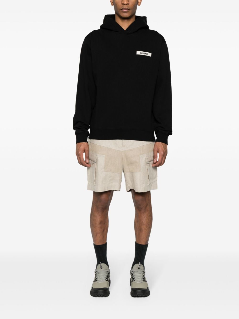 Jacquemus Le hoodie noir avec patch logo en gros grain - Lothaire