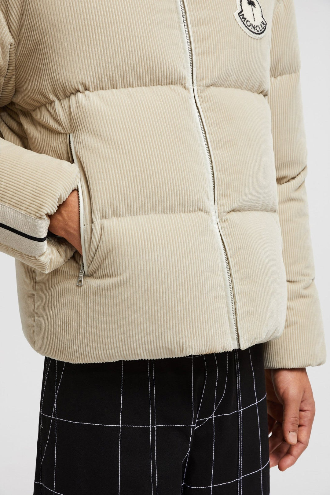 MONCLER - DOUDOUNE COURTE EN VELOURS CÔTELÉ ABROLHOS MONCLER X PALM ANGELS Beige - Lothaire