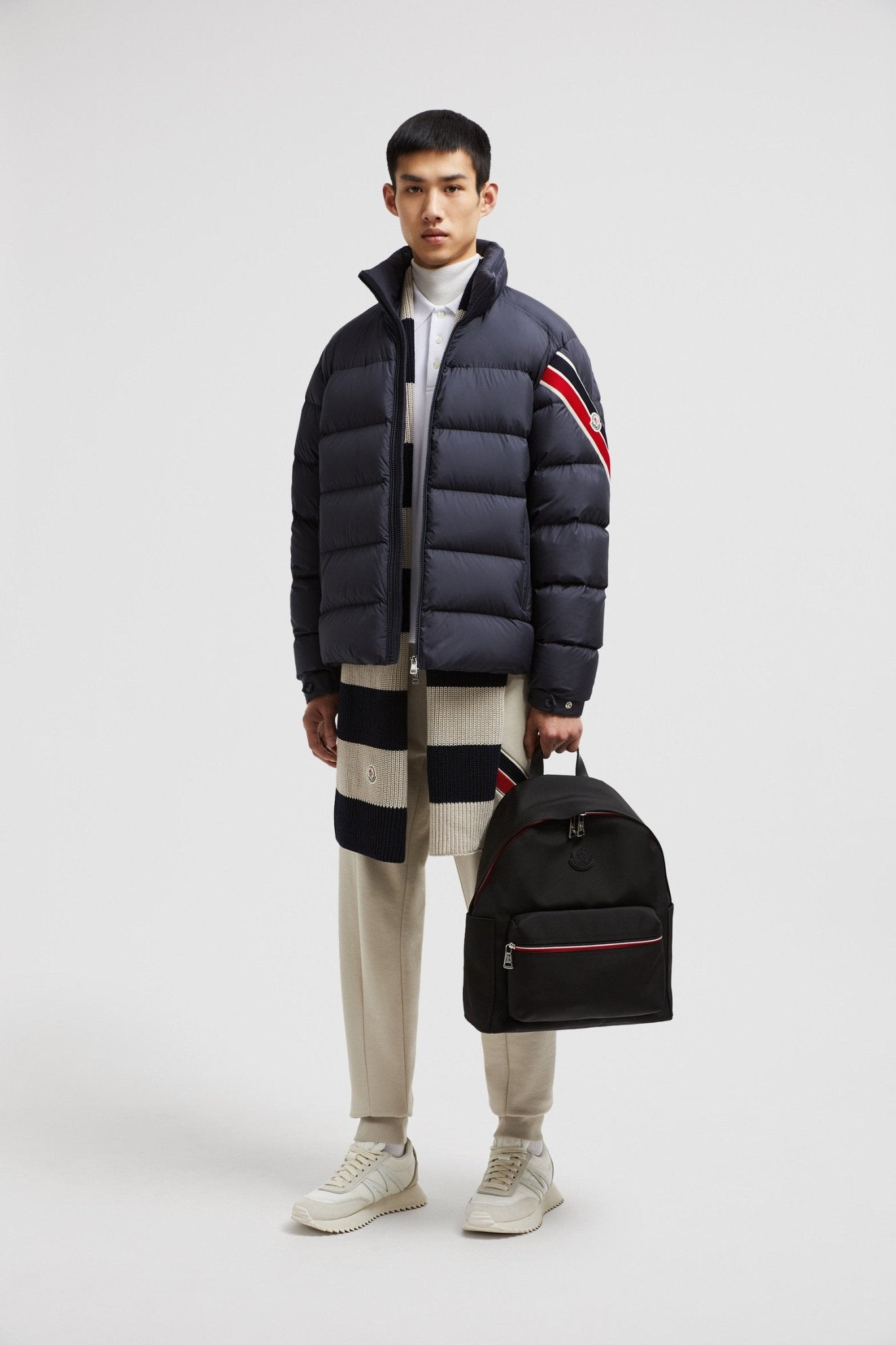 Moncler Doudoune navy courte Solayan Lothaire