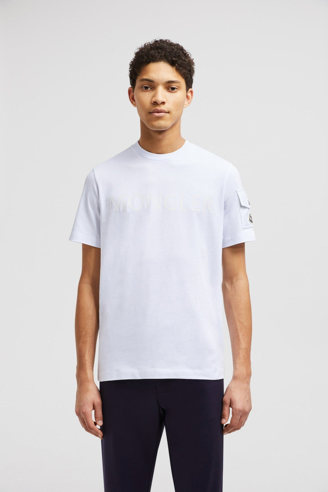 Moncler - T Shirt white poche sur épaule - Lothaire