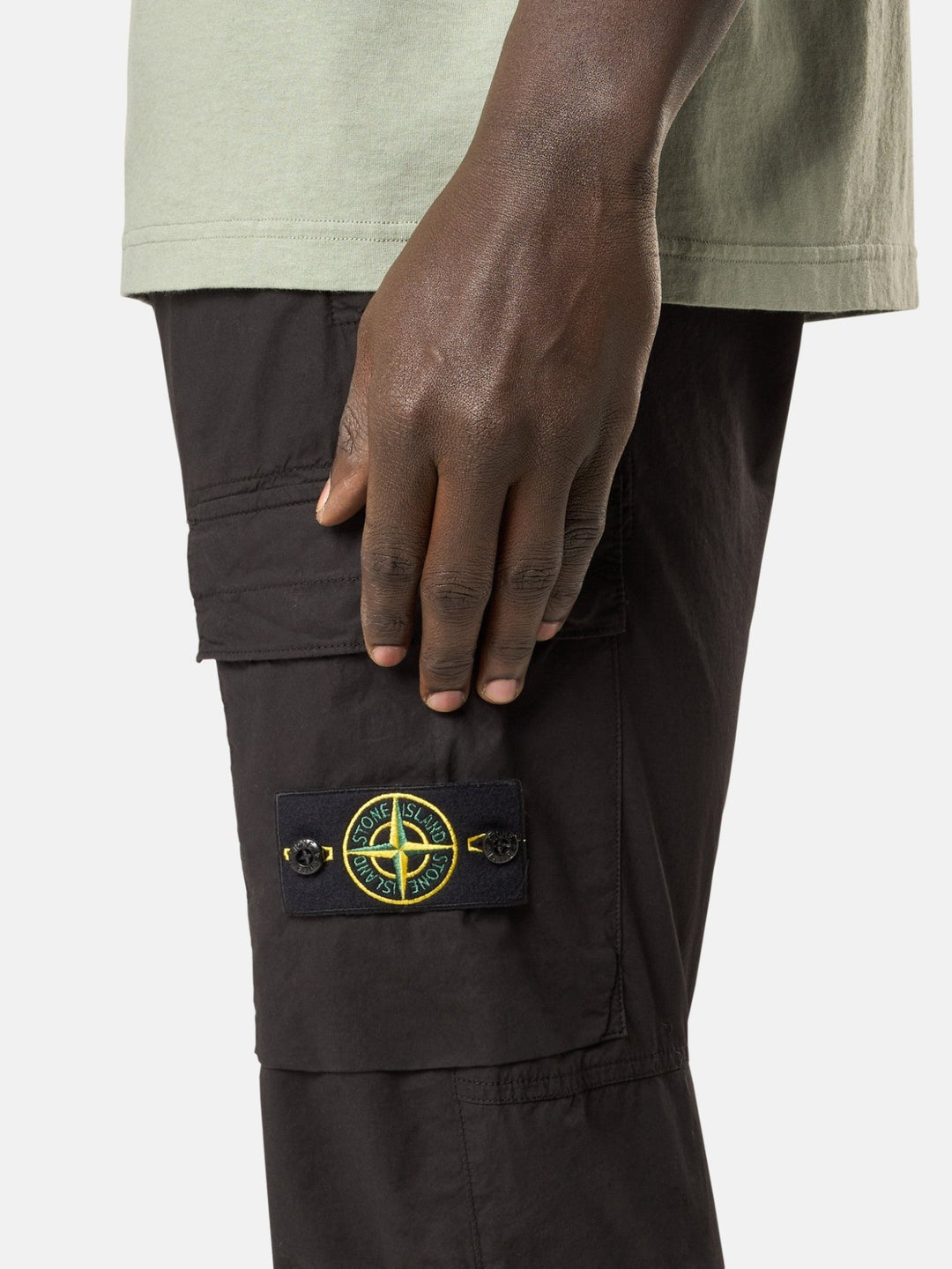 STONE ISLAND - Pantalon cargo coupe fuselée regular à poches zippées Noir - Lothaire