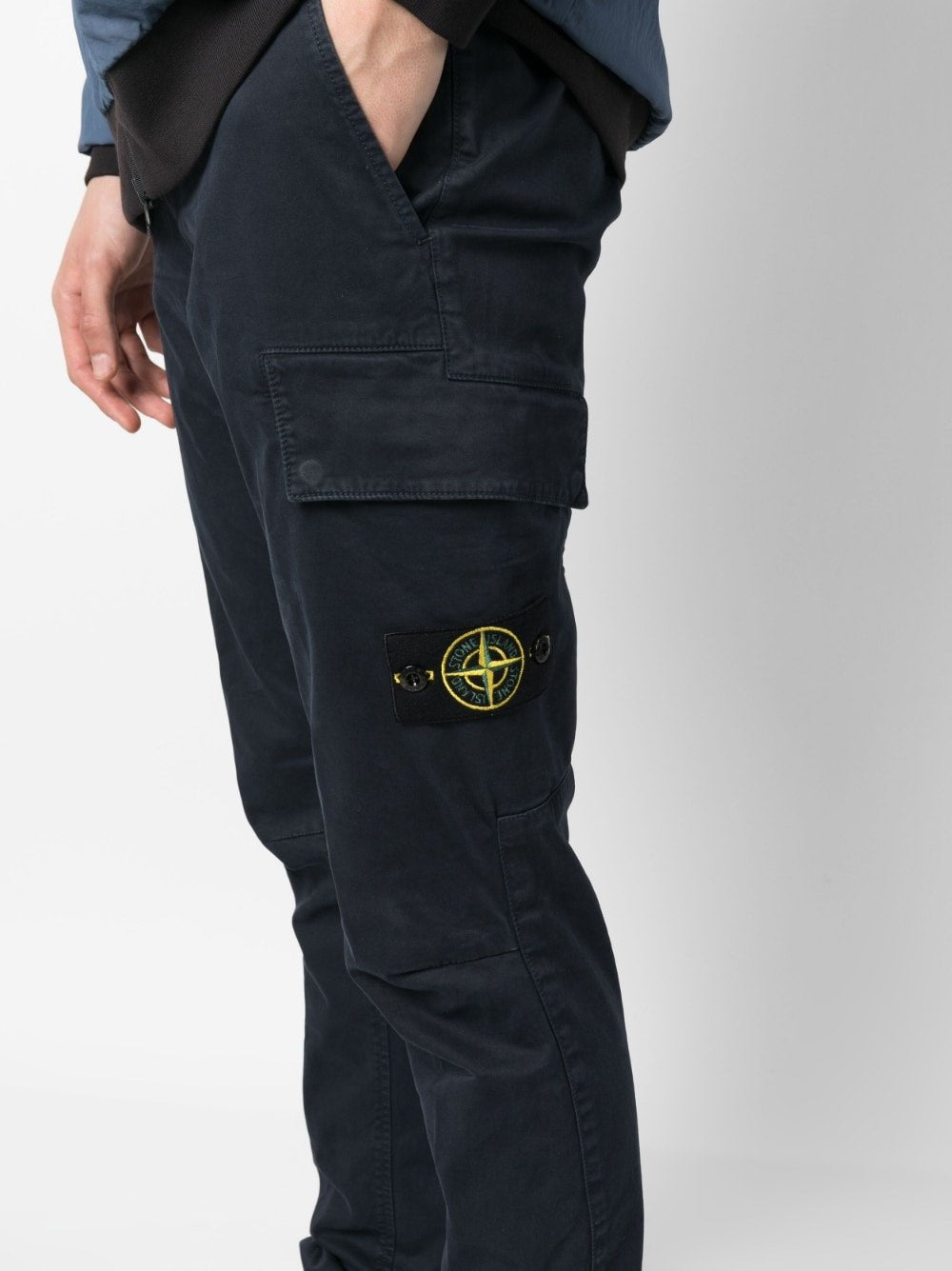 Stone Island Pantalon bleu cargo 30410 SUPIMA® COTTON - Lothaire